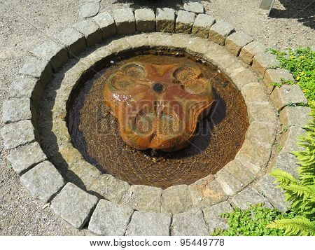 Low Fountain