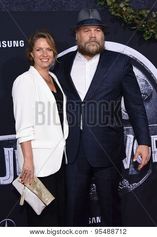 LOS ANGELES - JUN 09:  Vincent D'Onofrio & Carin van der Donk arrives to the 