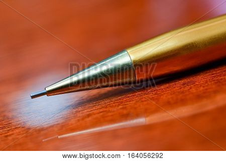 Tip pen mine with reflection in natural light