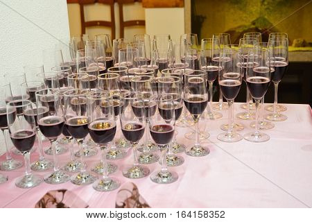 Restaurant champagne glasses arrangements for wedding reception