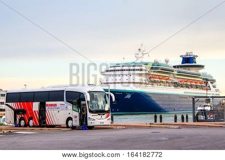 Irizar I6 Near The Cruise Ship