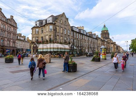Intersection Queensferry Street, Lothian Road In Edinburgh