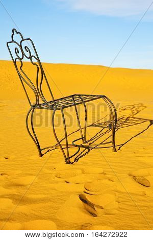 Table And Seat In Desert  Sahara   Yellow Sand