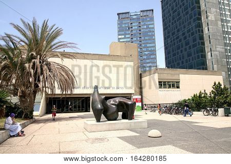 TEL AVIV ISRAEL - APRIL 27 2016: Vasja Pupkin visited the building of the Museum of Art in Tel Aviv during the portrait exhibition 