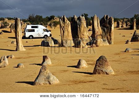 Austrália Tour por autocaravana - pináculos no Parque Nacional de Numbung