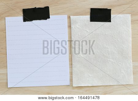 Note paper crumpled of empty and copy space on wooden backgroundYou can input the message text in picture.