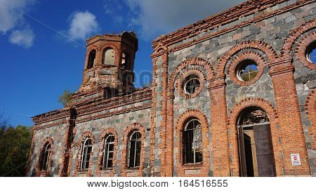Crash old Russian Orthodox church in the province in Estonia
