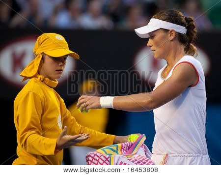 MELBOURNE - Januar 20: Samantha Stosur (R) von Australien in ihrer zweiten Runde Sieg über Vera Dushevina