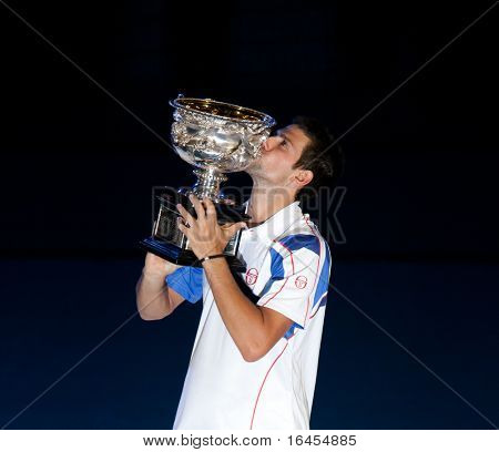 墨尔本-一月三十日: Novak Djokovic 的塞尔维亚赢得 2011年澳大利亚公开赛决赛。1 月 30 日