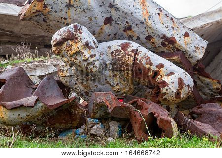 Damaged during the July fighting memorial complex on the top of the Saur-Graves (as a result of attacks in August 2014 was completely destroyed)