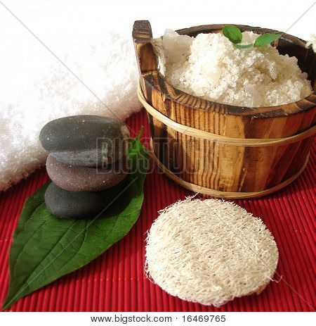 Spa essencial (pirâmide de pedras e washtub com sal de banho)