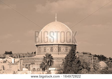 JERUSALEM ISRAEL 23 10 16: Temple Mount known as the the Noble Sanctuary of Jerusalem located in the Old City of Jerusalem, is one of the most important religious sites in the world.