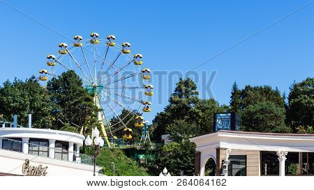 Kislovodsk, Russia - September 19, 2018: Observation Wheel In Urban Park In Kislovodsk Resort Town. 