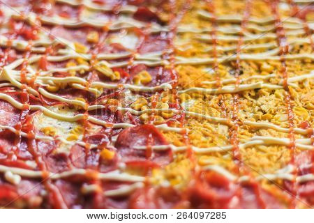 Calabrese Pizza, Chicken, Corn And Cheese (in Detail)