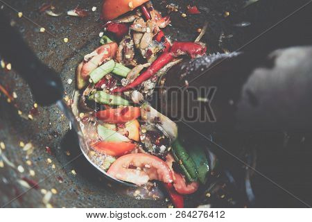 Papaya Salad Or Papaya Pok Pok (som Tum)