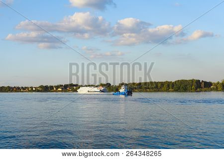 City Landscape, Boat On The River, Photo Taken In Autumn On A Sunny Day