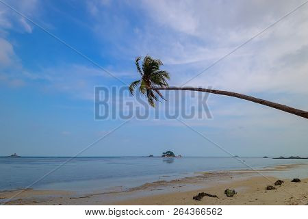 Photo Daylight At Trikora Beach Bintan Island