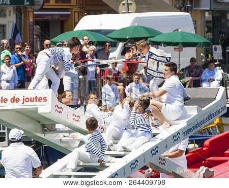 Sete, France - June 20, 2017: Water Jousting Competition Which Lasted In Sete On The South Of France