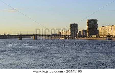 แม่น้ำ Neva และสะพาน Volodarsky, St.Petersburg