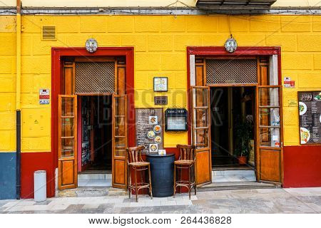 Granada, Spain, April 06, 2018: Street View Of The Historic District Of Albaicin In Granada, Andalus