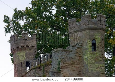 Warwick, Uk - October 21: Picture Of Warwick Castle - Mound On October 21, 2018 In Warwick, Warwicks