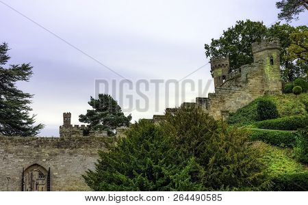 Warwick, Uk - October 21: Picture Of Warwick Castle - Mound On October 21, 2018 In Warwick, Warwicks