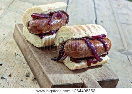 Sandwiches With Sausage And Caramelized Onions