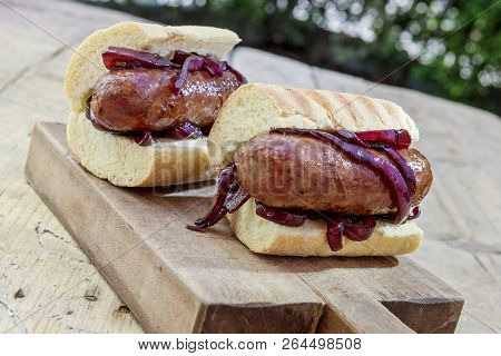 Sandwiches With Sausage And Caramelized Onions