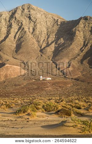 Big traditional Winter Villa in Cofete, Fuerteventura.