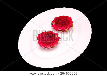 Heart Shaped Cake On A Plate, Beautiful Photo Digital Picture