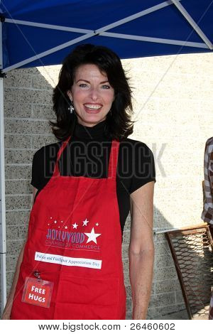 LOS ANGELES - NOV 30: Joan Severance na Hollywood komory 17 roční policie a Fi