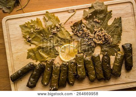 Zeytinyagli Yaprak Sarma / Stuffed Graped Leaves With Olive Oil