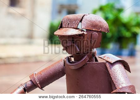 Cartagena De Indias, Colombia - August, 2018: Close Up Of The Sculpture Of A Man With A Traditional 