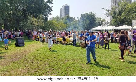 Moody Church Picnic In Lincoln Park, People Waiting In Line For Food, Chicago, Il August 26, 2018