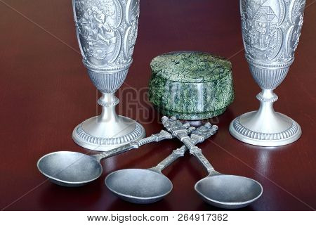Antique Tin Cast Wine Glasses, Antique Metal Soup Spoons And A Round Box Of Green Stone (serpentine)
