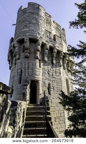Warwick, Uk - October 21: Picture Of Warwick Castle - Caesars Tower On October 21, 2018 In Warwick, 