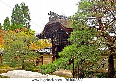 Kyoto, Jp - April 10 - Eikando Zenrinji Gate On April 10, 2017 In Kyoto, Japan. Eikando Formally Kno