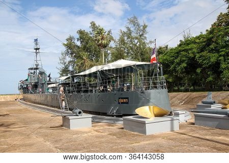 Chumphon, Thailand-july 15,2014:the Old Battleship In Royal Thai Navy At Chumphon Monument Near Hat 