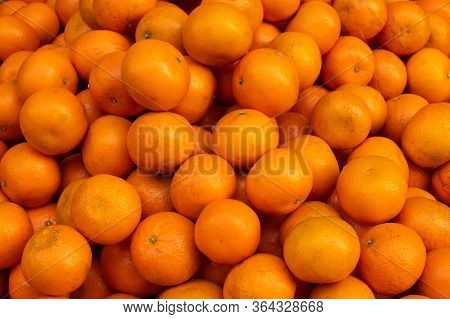 Orange Or Sweet Orange, Fruits, Family Rutaceae, Are Displayed For Sale At New Market Area, Kolkata,