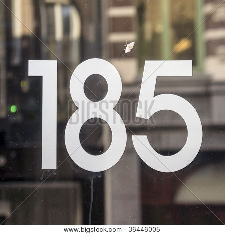 185