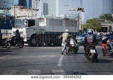 Bangkok, Thailand - January 6, 2020 : Cars On Busy Road In The Bangkok City, Thailand. Many Cars Use