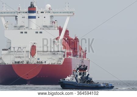 Lng Tanker - Red Ship Flows In Tug Insurance