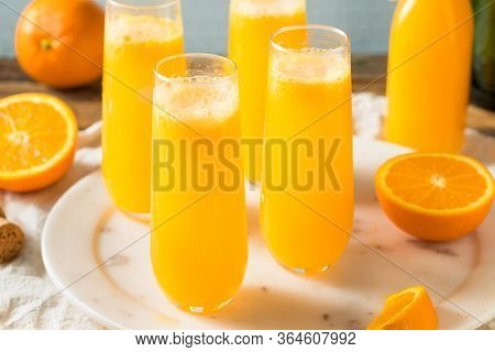 Boozy Champagne Mimosa With Orange Juice