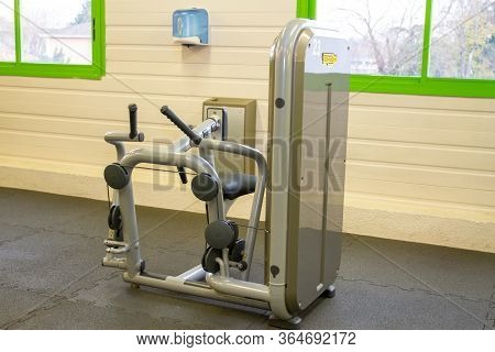 Bordeaux , Aquitaine / France - 04 16 2020 : Technogym Pure Row Activate The Latissimus Dorsi Biceps