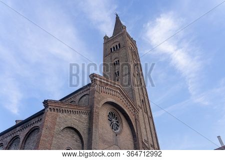 Historic Aurelio Saffi Square In Forli, Emilia Romagna, Italy: Facade Of San Mercuriale
