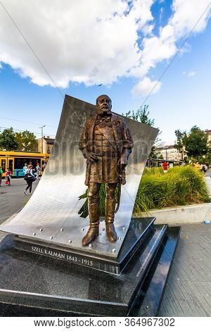 Editorial,   Statue Of Szell Kalman At Kalman Ter Square,  Budapest Hungary