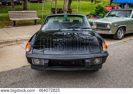 Des Moines, Ia - July 01, 2022: High Perspective Front View Of A 1974 Porsche 914 Targa Coupe At A L