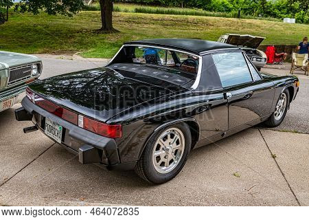 Des Moines, Ia - July 01, 2022: High Perspective Rear Corner View Of A 1974 Porsche 914 Targa Coupe 