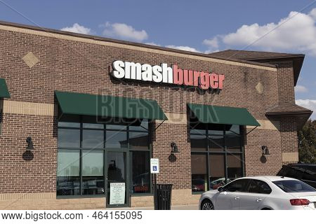 Dayton - Circa October 2022: Smashburger Fast Casual Restaurant. Smashburger Is Part Of Jollibee Foo