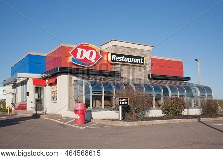 Stewiake, Canada - May 18, 2015: Dairy Queen, Or Dq, Is A Fast Food Restaurant Chain Owned By Intern